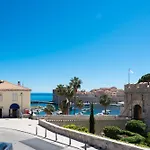 فيلة Adriatica *